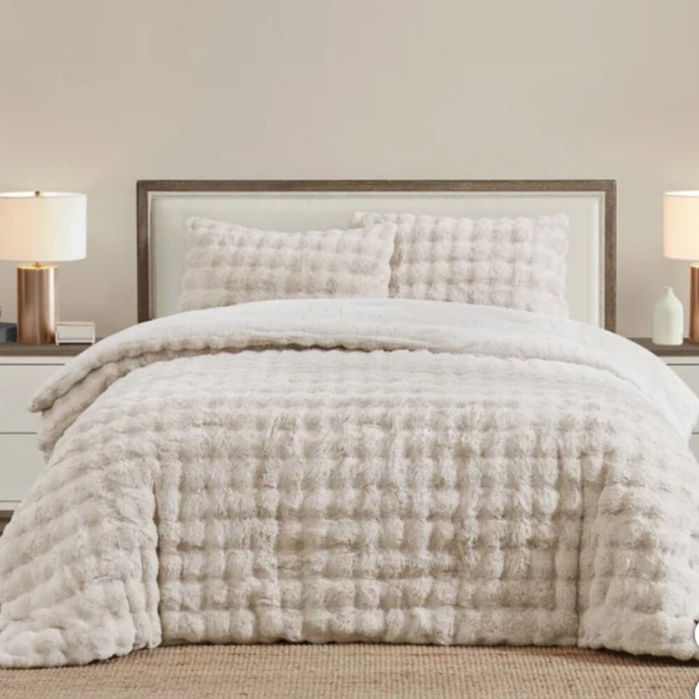 KING FRYE Classic 3-piece Faux Fur Comforter Set